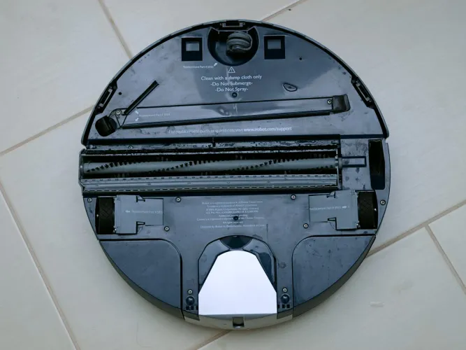 Az iRobot Scooba 380 alja