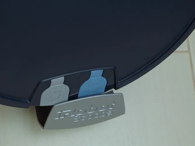 iRobot Scooba 380 víztartály behelyezése