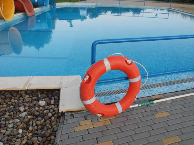 Erre a medencére a robotnak két órája van