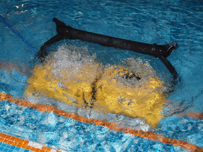 A lépcsőket is leporszívózza